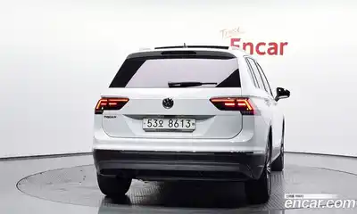 Volkswagen Tiguan 2018 2.0 Автомат в Москве № 232233, миниатюра 7