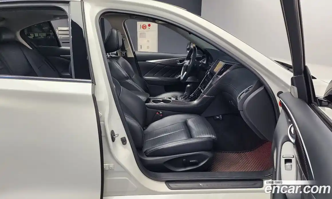 Infiniti Q50 2018 3.5 Автомат в Москве № 256170, фото 11