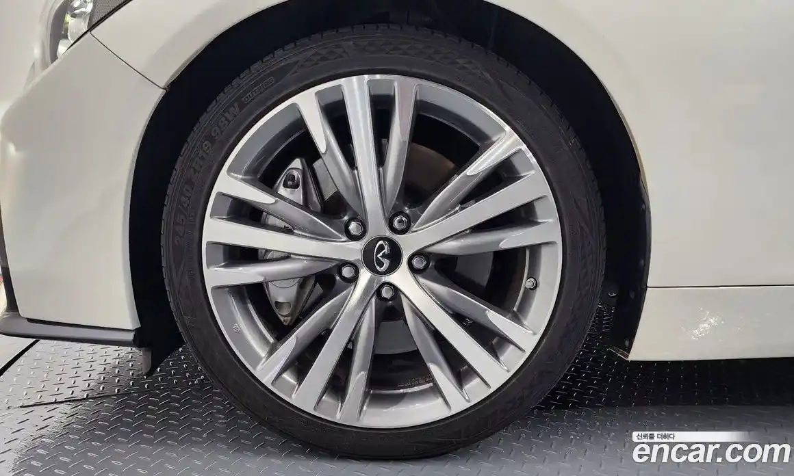 Infiniti Q50 2018 3.5 Автомат в Москве № 256170, фото 14