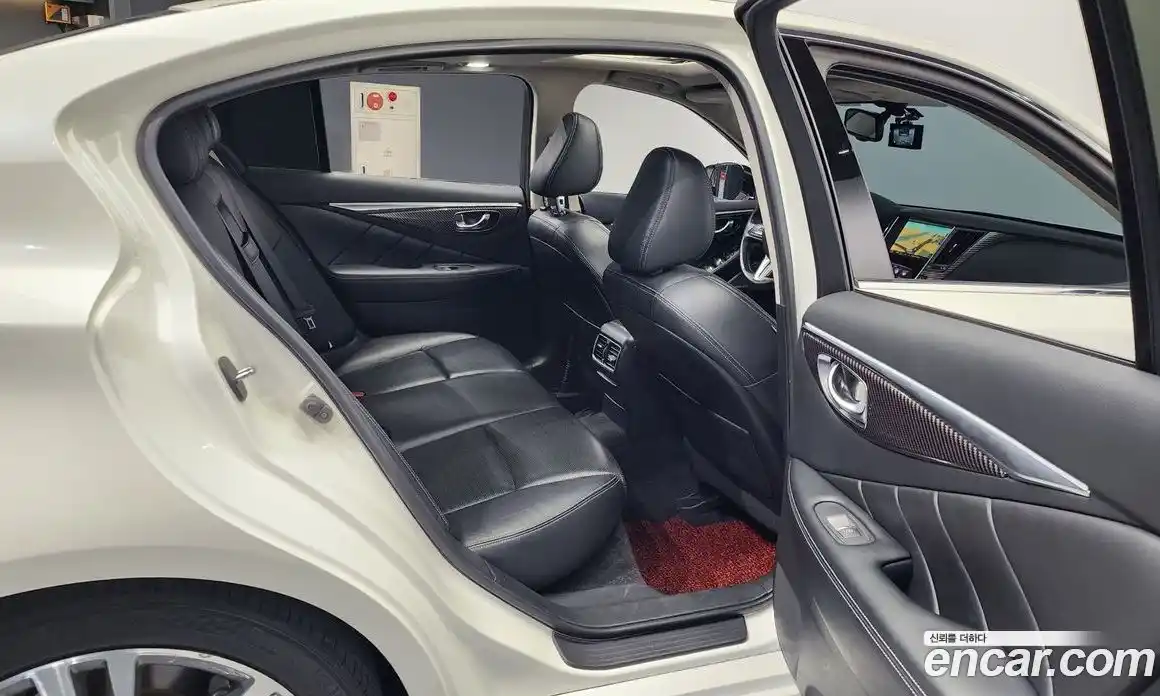 Infiniti Q50 2018 3.5 Автомат в Москве № 256170, фото 15