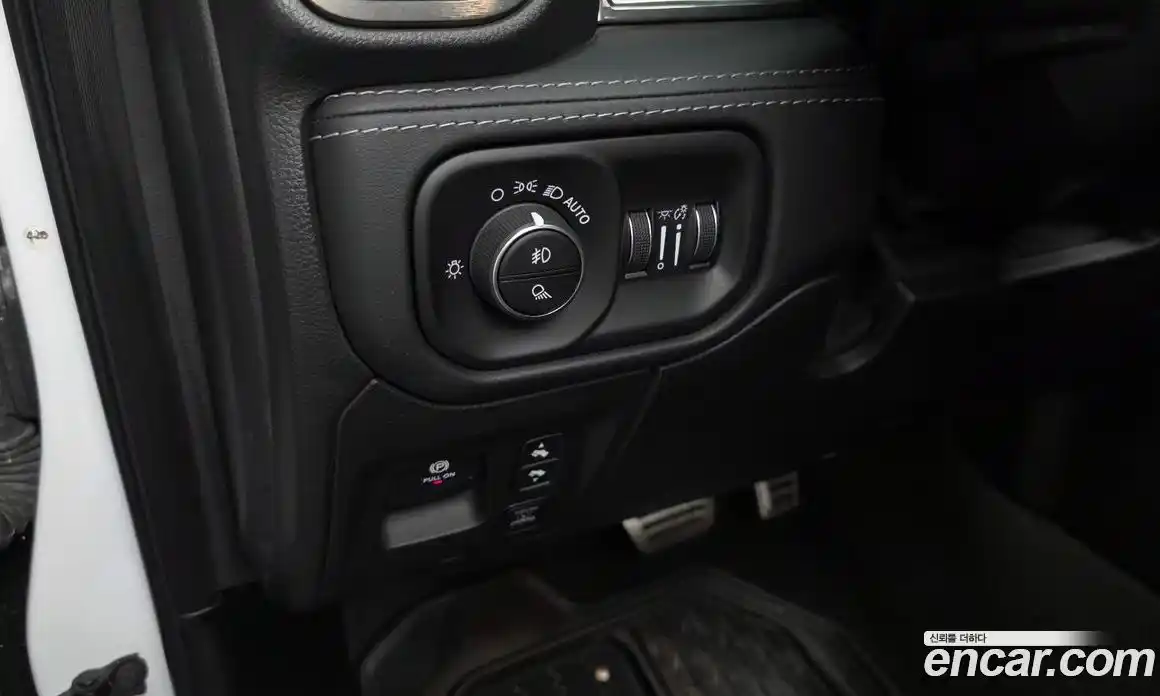 Dodge Ram Pick Up 2021 5.7 Автомат в Москве № 256892, фото 14