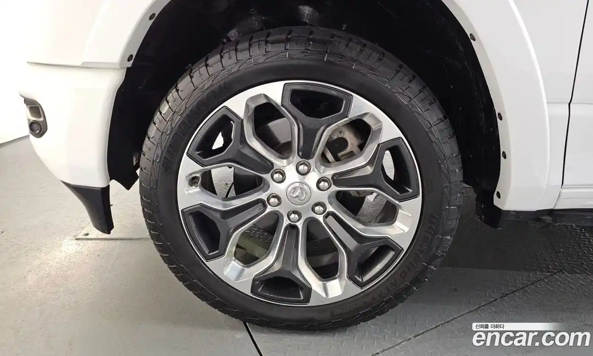 Dodge Ram Pick Up 2021 5.7 Автомат в Москве № 256892, фото 5