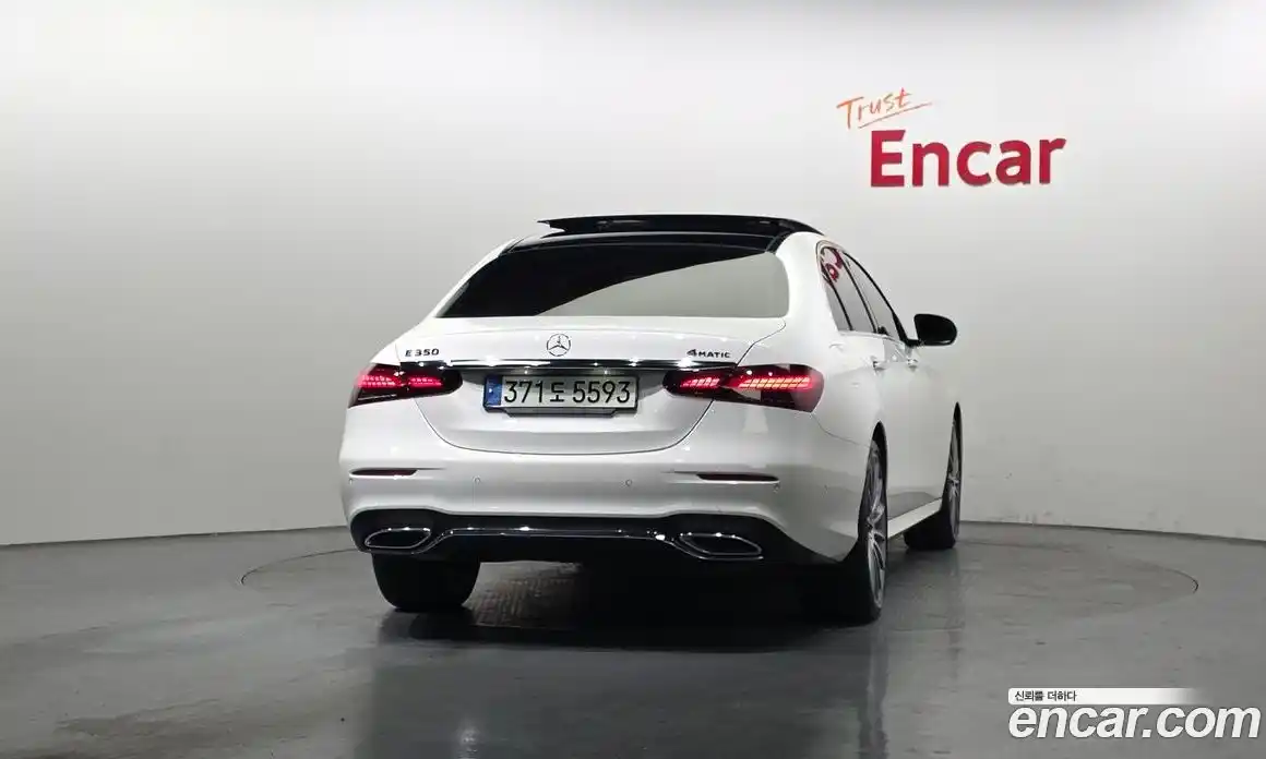 Mercedes-Benz E-Class 2021 2.0 Автомат в Москве № 264239, фото 3