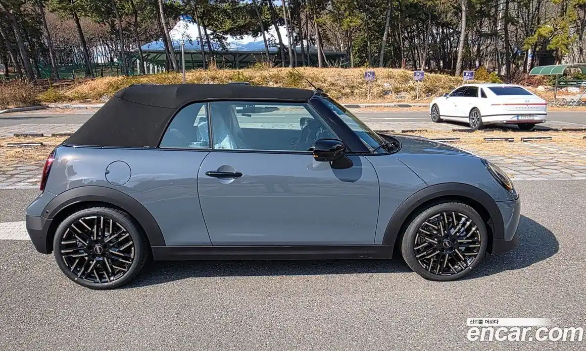 Mini Cooper Convertible 2025 2.0 Автомат в Москве № 271702, фото 15