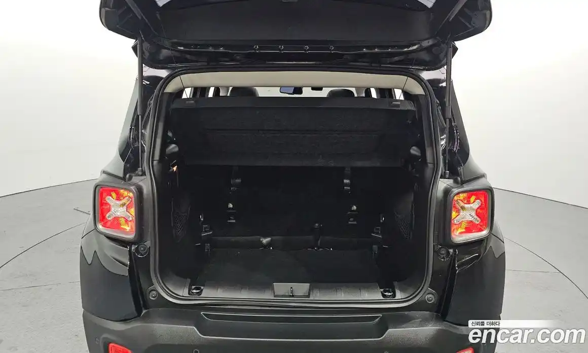 Jeep Renegade 2019 2.4 Автомат в Москве № 278479, фото 15