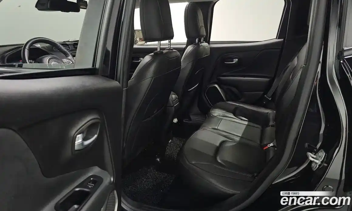 Jeep Renegade 2019 2.4 Автомат в Москве № 278479, фото 19