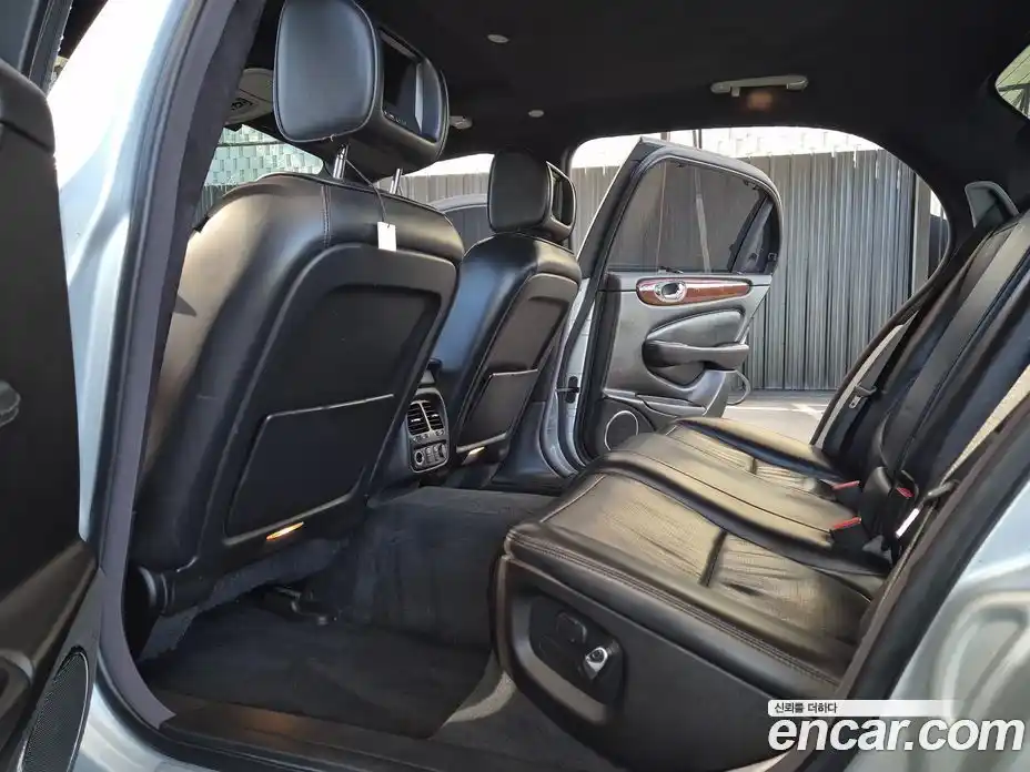 Jaguar XJ 2009 2.7 Автомат в Москве № 283999, фото 14