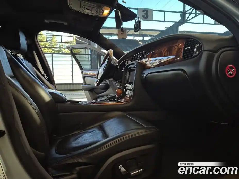 Jaguar XJ 2009 2.7 Автомат в Москве № 283999, фото 16