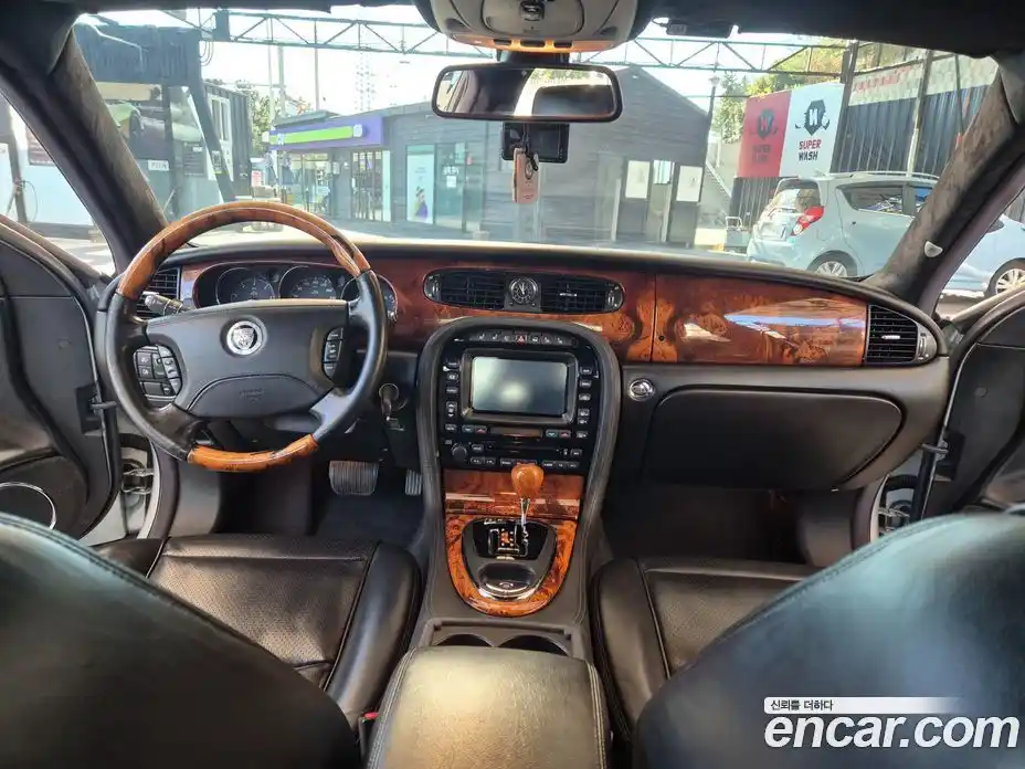 Jaguar XJ 2009 2.7 Автомат в Москве № 283999, фото 10