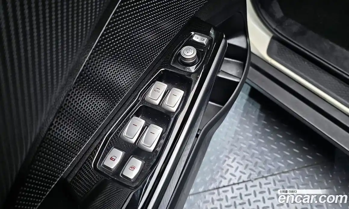 SsangYong TIBOLI 2016 1.6 Автомат в Москве № 309741, фото 12