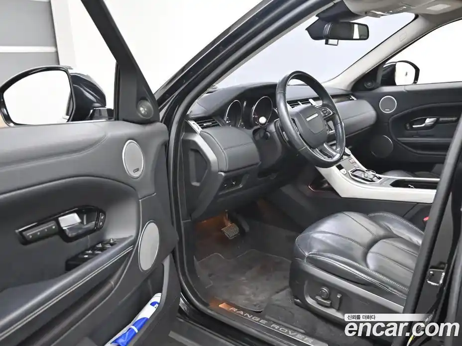 Land Rover Range-Rover Evoque 2016 2.0 Автомат в Москве № 316083, фото 11