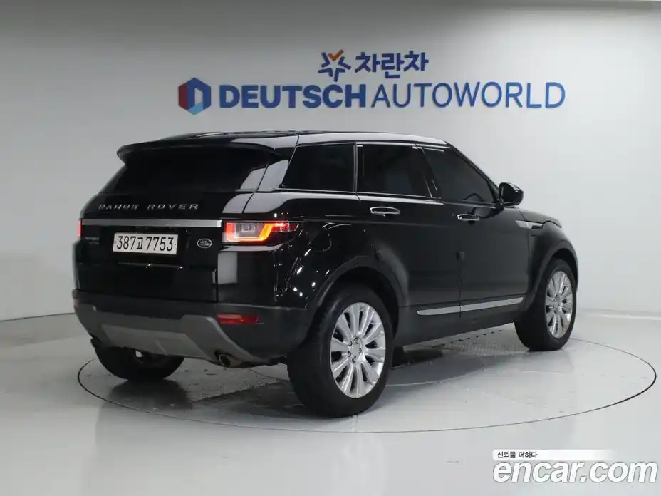 Land Rover Range-Rover Evoque 2016 2.0 Автомат в Москве № 316083, фото 2
