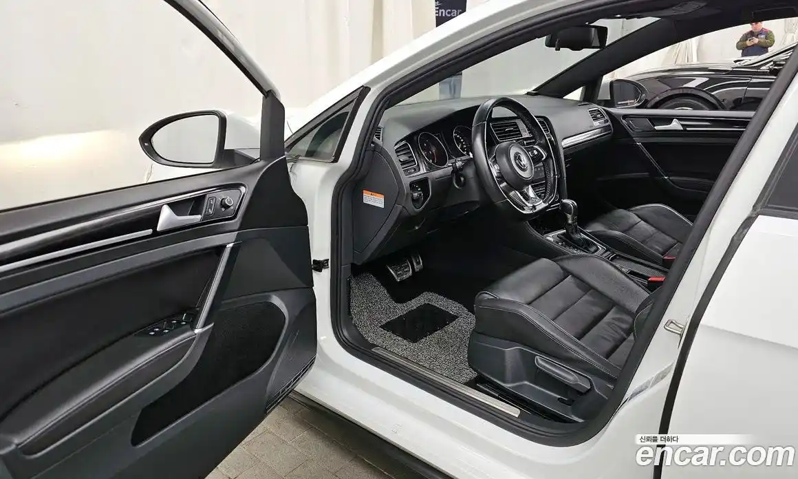 Volkswagen Golf 2015 2.0 Автомат в Москве № 317955, фото 17