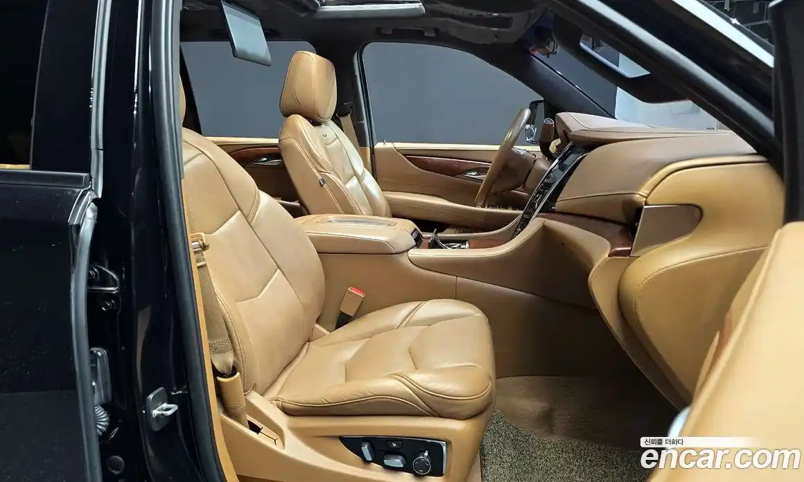 Cadillac Escalade 2017 6.2 Автомат в Москве № 321034, фото 19