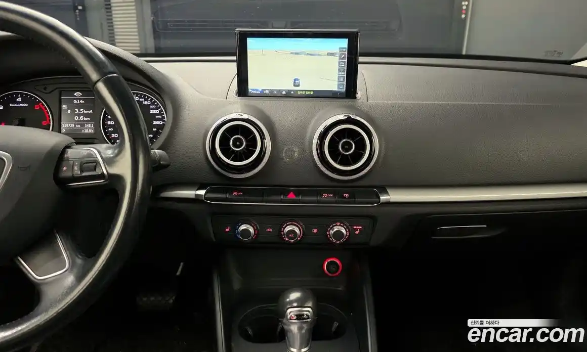 Audi A3 2015 1.6 Автомат в Москве № 325795, фото 16