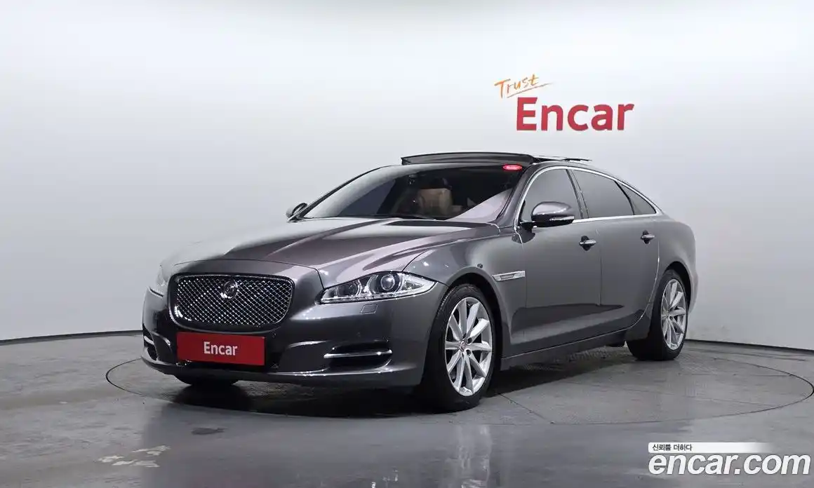 Jaguar XJ 2015 3.0 Автомат в Москве № 331523, фото 9
