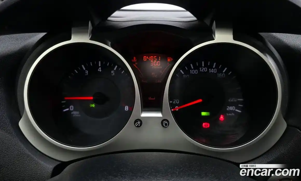 Nissan Juke 2014 1.6 Автомат в Москве № 342587, фото 15