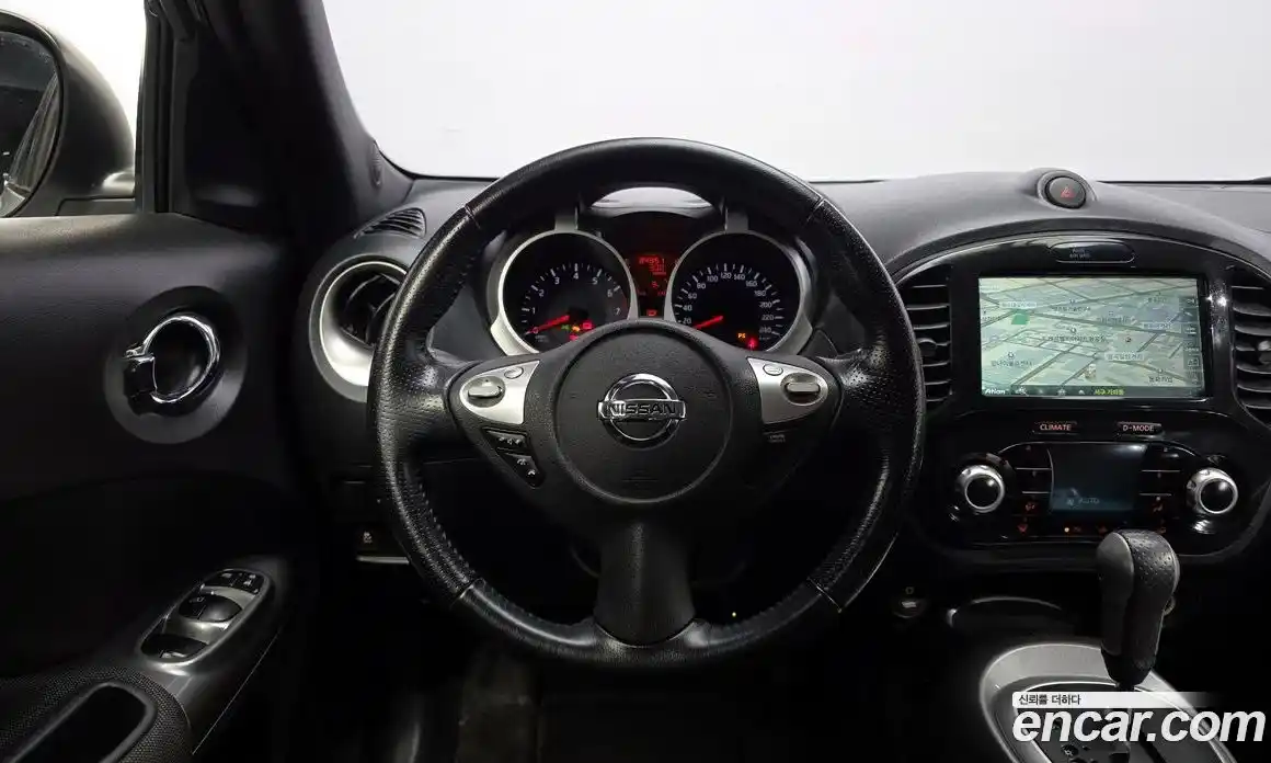 Nissan Juke 2014 1.6 Автомат в Москве № 342587, фото 10