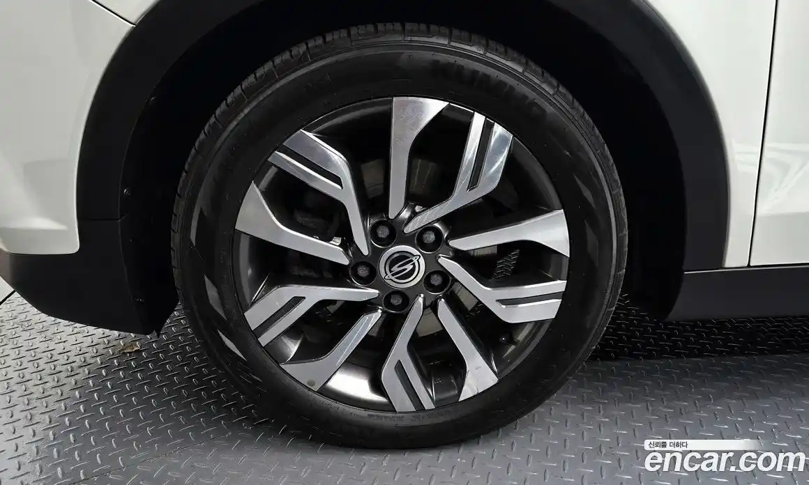 SsangYong TIBOLI 2019 1.6 Автомат в Москве № 35114, фото 13