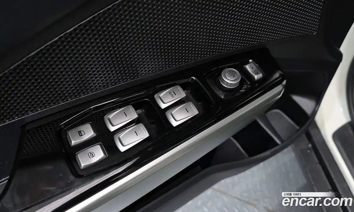 SsangYong TIBOLI 2016 1.6 Автомат в Москве № 367586, фото 11