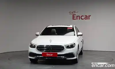 Mercedes-Benz E-Class 2022 2.0 Автомат в Москве № 371896, миниатюра 2