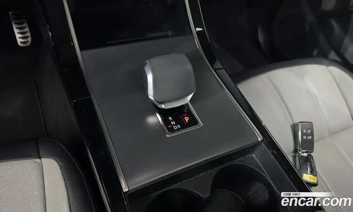 Land Rover Range-Rover Evoque 2025 2.0 Автомат в Москве № 374660, фото 8