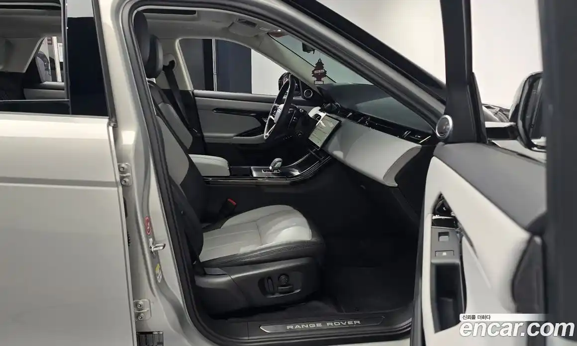 Land Rover Range-Rover Evoque 2025 2.0 Автомат в Москве № 374660, фото 10