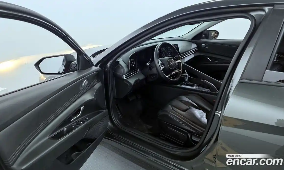 Hyundai Avante 2021 1.6 Автомат в Москве № 382915, фото 10