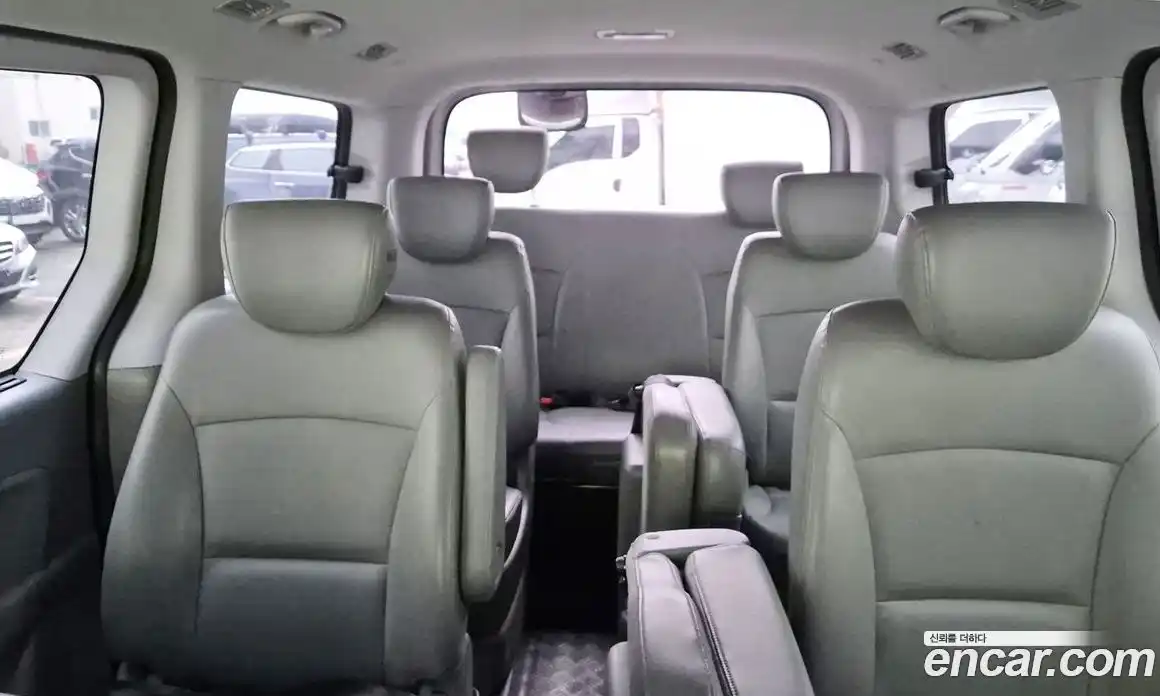 Hyundai Starex 2015 2.5 Автомат в Москве № 399837, фото 12