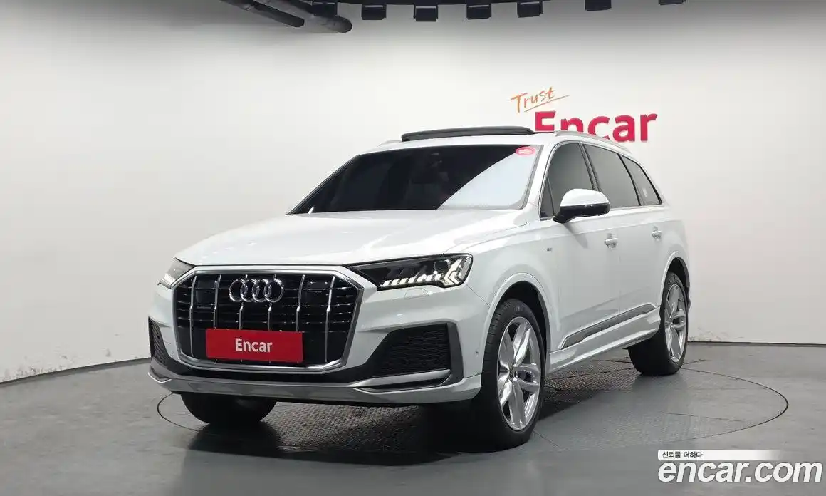 Audi Q7 2023 3.0 Автомат в Москве № 428583, фото 1