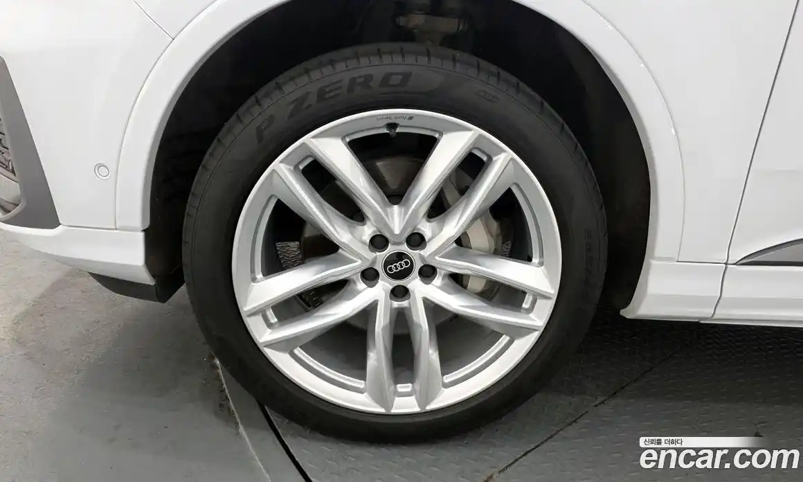 Audi Q7 2023 3.0 Автомат в Москве № 428583, фото 5