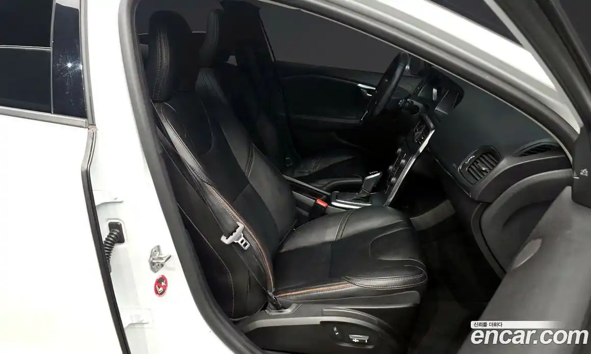 Volvo V40 2019 2.0 Автомат в Москве № 430026, фото 11