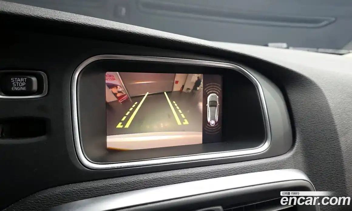 Volvo V40 2019 2.0 Автомат в Москве № 430026, фото 15