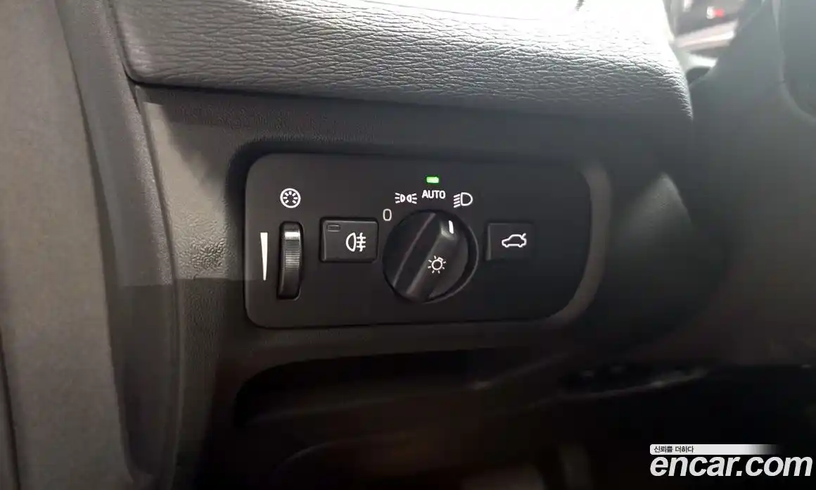 Volvo V40 2019 2.0 Автомат в Москве № 430026, фото 18