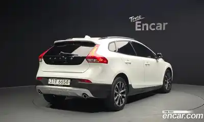 Volvo V40 2019 2.0 Автомат в Москве № 430026, миниатюра 2