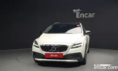 Volvo V40 2019 2.0 Автомат в Москве № 430026, миниатюра 3