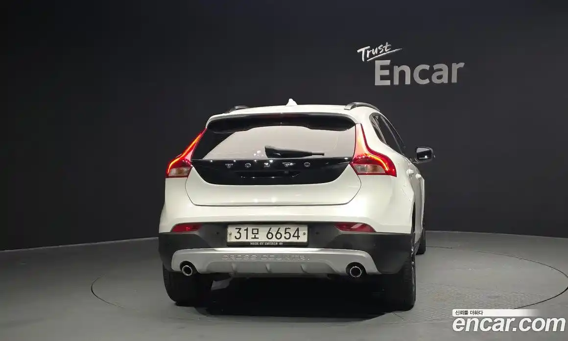 Volvo V40 2019 2.0 Автомат в Москве № 430026, фото 4