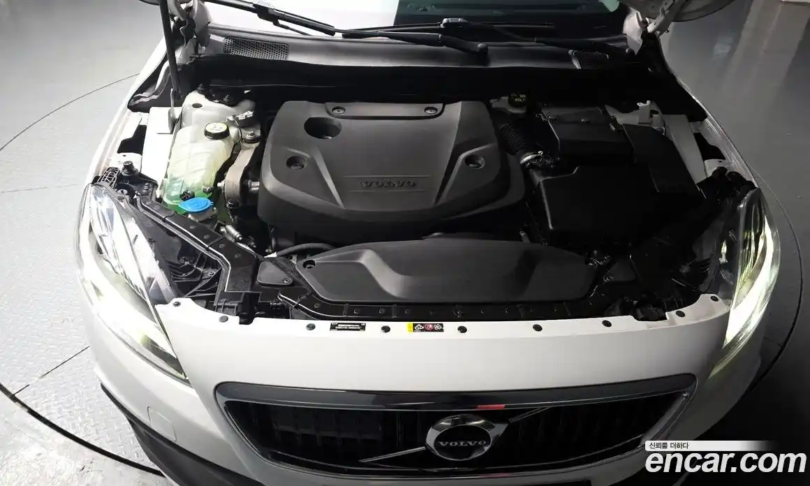 Volvo V40 2019 2.0 Автомат в Москве № 430026, фото 6