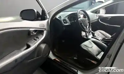 Volvo V40 2019 2.0 Автомат в Москве № 430026, миниатюра 10