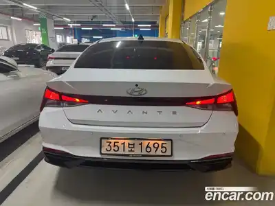 Hyundai Avante 2023 1.6 Автомат в Москве № 449545, миниатюра 4