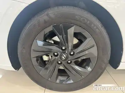 Hyundai Avante 2023 1.6 Автомат в Москве № 449545, миниатюра 5