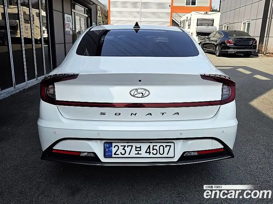 Hyundai Sonata 2020 2.0 Автомат в Москве № 458352, фото 4