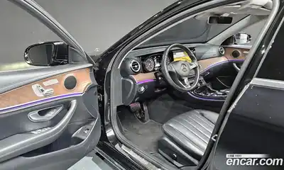 Mercedes-Benz E-Class 2017 1.9 Автомат в Москве № 467933, миниатюра 11