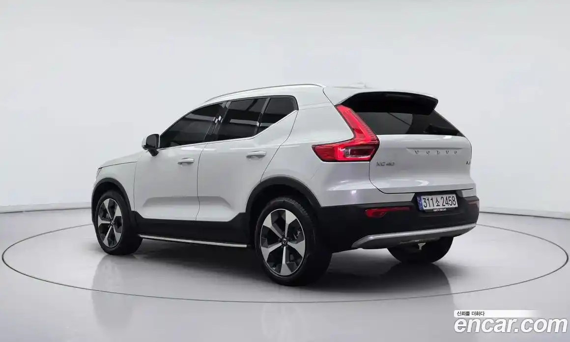 Volvo XC40 2024 2.0 Автомат в Москве № 470043, фото 4