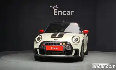 Mini Cooper Convertible 2022 2.0 Автомат в Москве № 471973, миниатюра 3