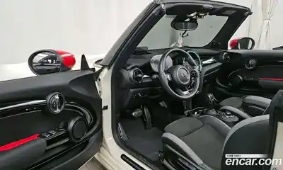 Mini Cooper Convertible 2022 2.0 Автомат в Москве № 471973, миниатюра 10