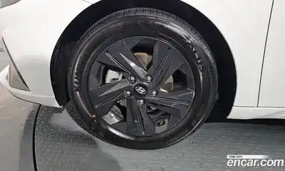 Hyundai Avante 2023 1.6 Автомат в Москве № 47593, миниатюра 4