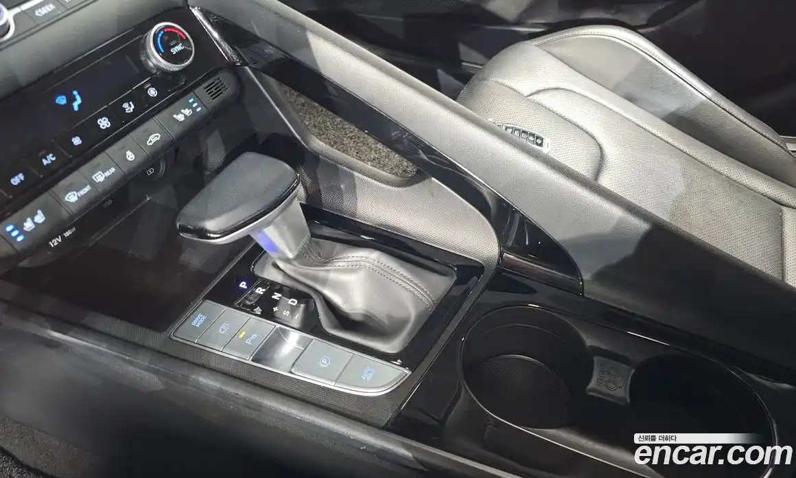 Hyundai Avante 2023 1.6 Автомат в Москве № 47593, фото 8