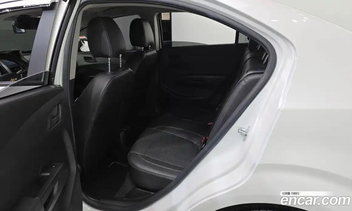 Chevrolet Aveo 2016 1.4 Автомат в Москве № 104696, фото 11