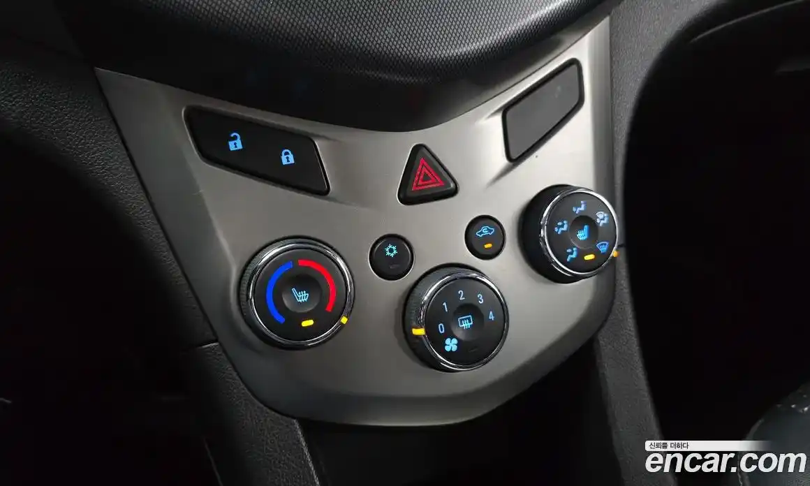 Chevrolet Aveo 2016 1.4 Автомат в Москве № 104696, фото 17